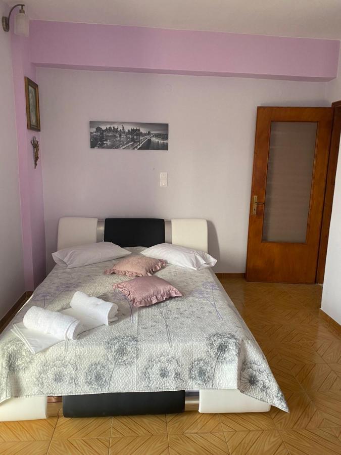 Lydia'S Apartment Lixouri Esterno foto